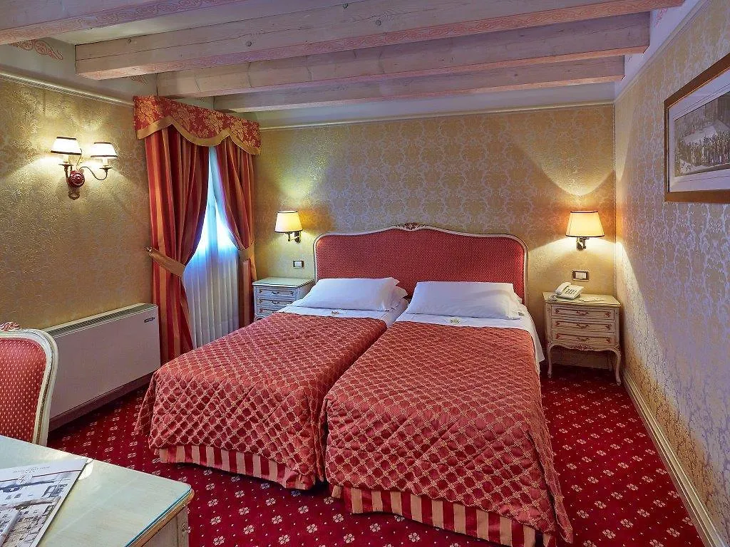 Hotel Antiche Figure Venice 3*,