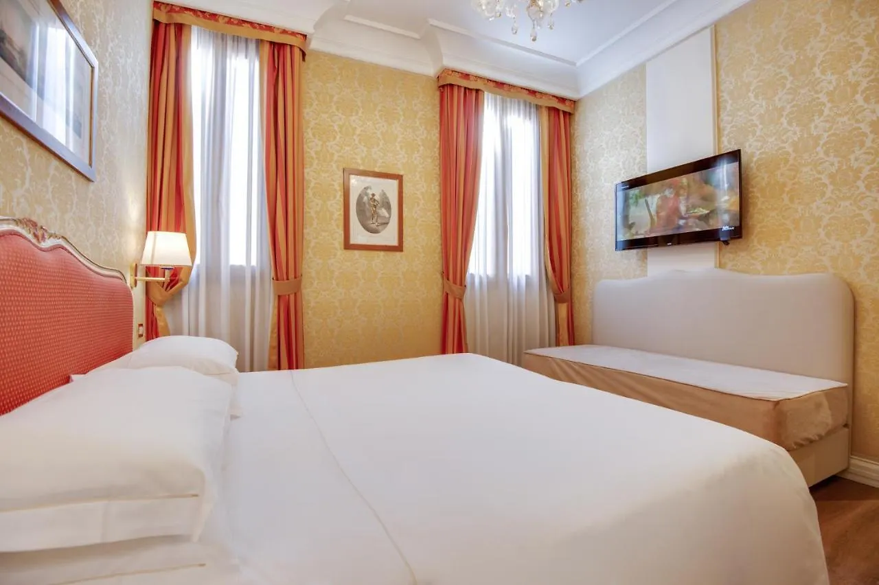 Hotel Antiche Figure Venice 3*,