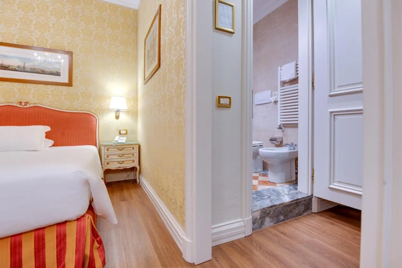 Hotel Antiche Figure Venice 3*,  Italy