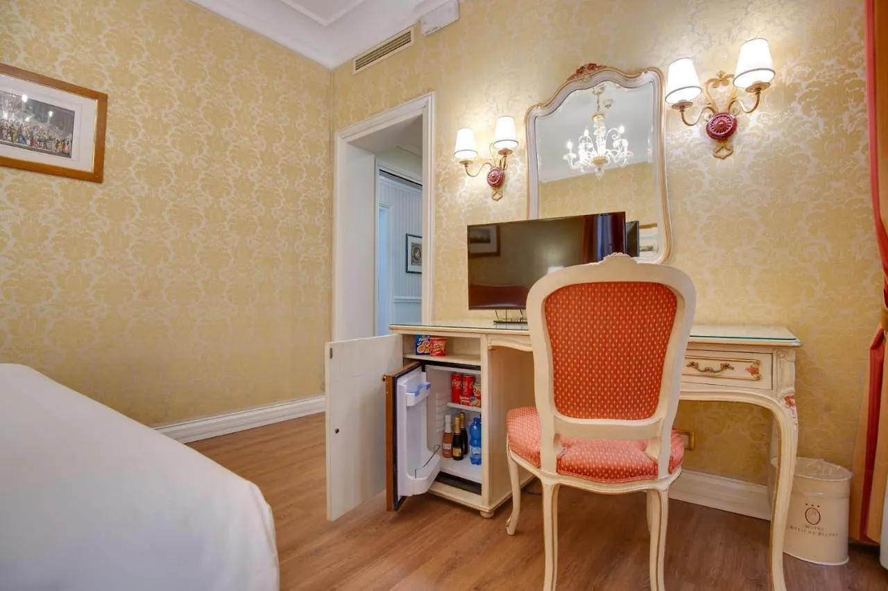 Hotel Antiche Figure Venice 3*,