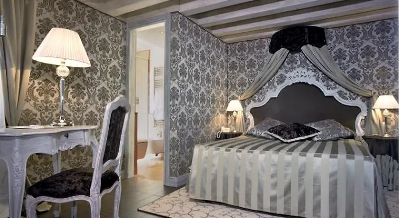 Hotel Antiche Figure Venice 3*,