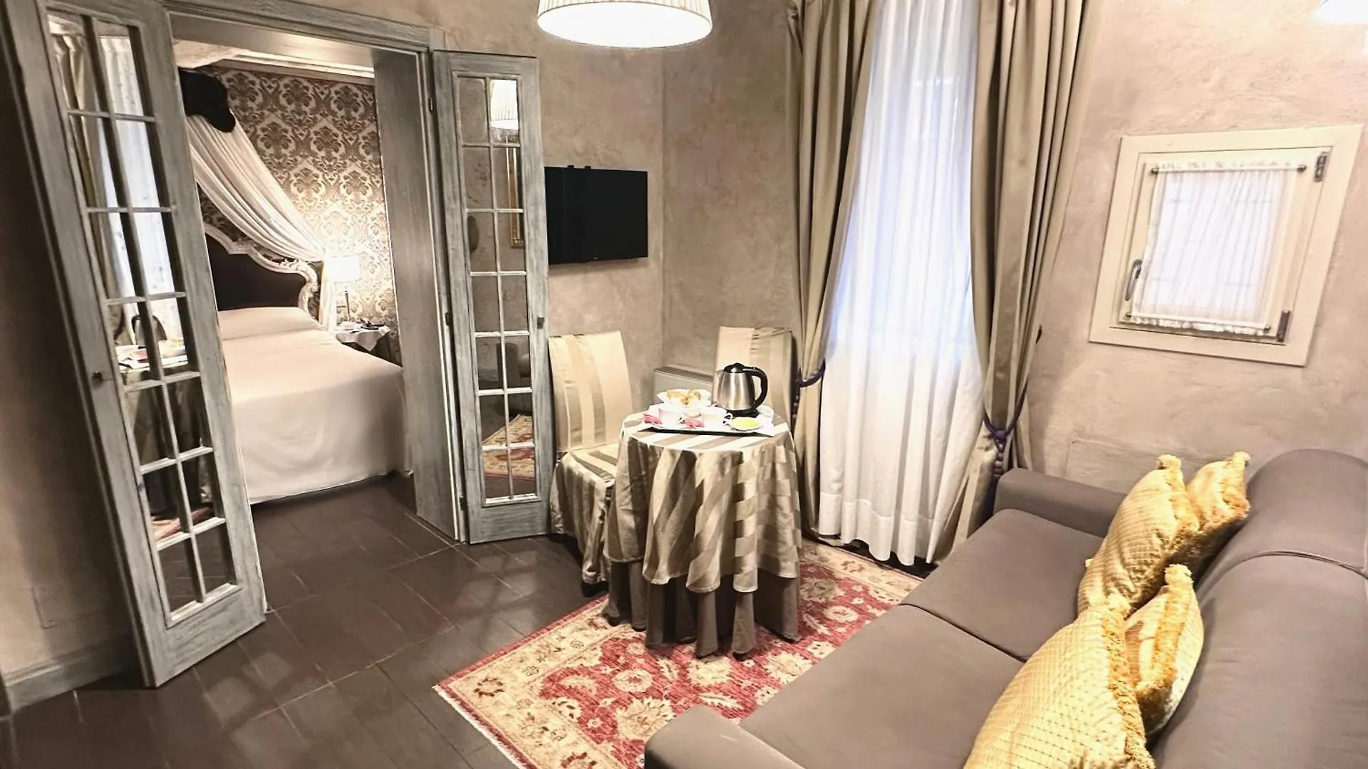 ***  Hotel Antiche Figure Venice Italy
