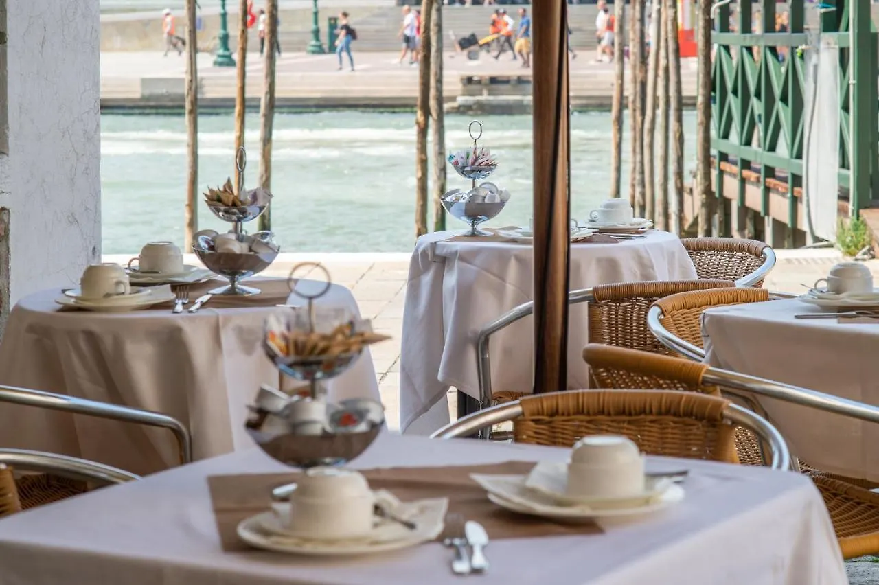 Hotel Antiche Figure Venice 3*,  Italy