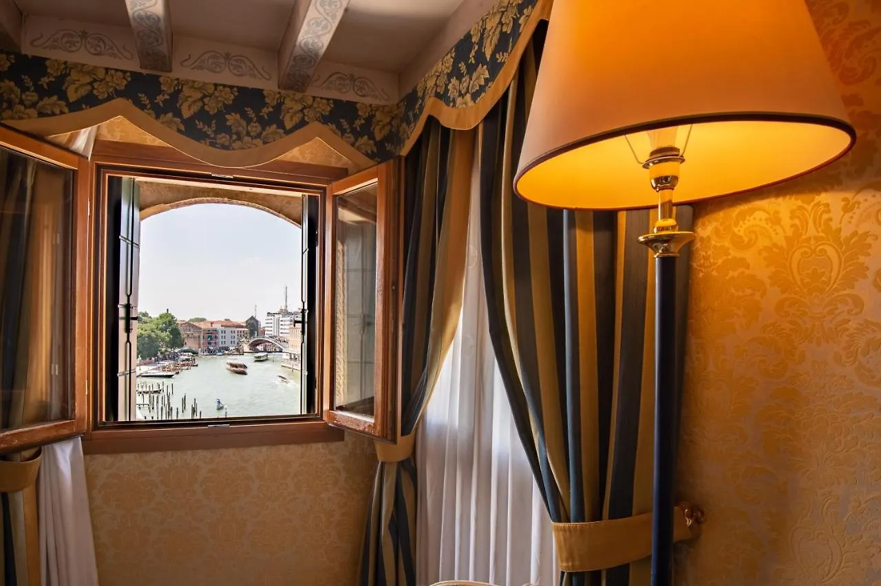 Hotel Antiche Figure Venice 3*,  Italy